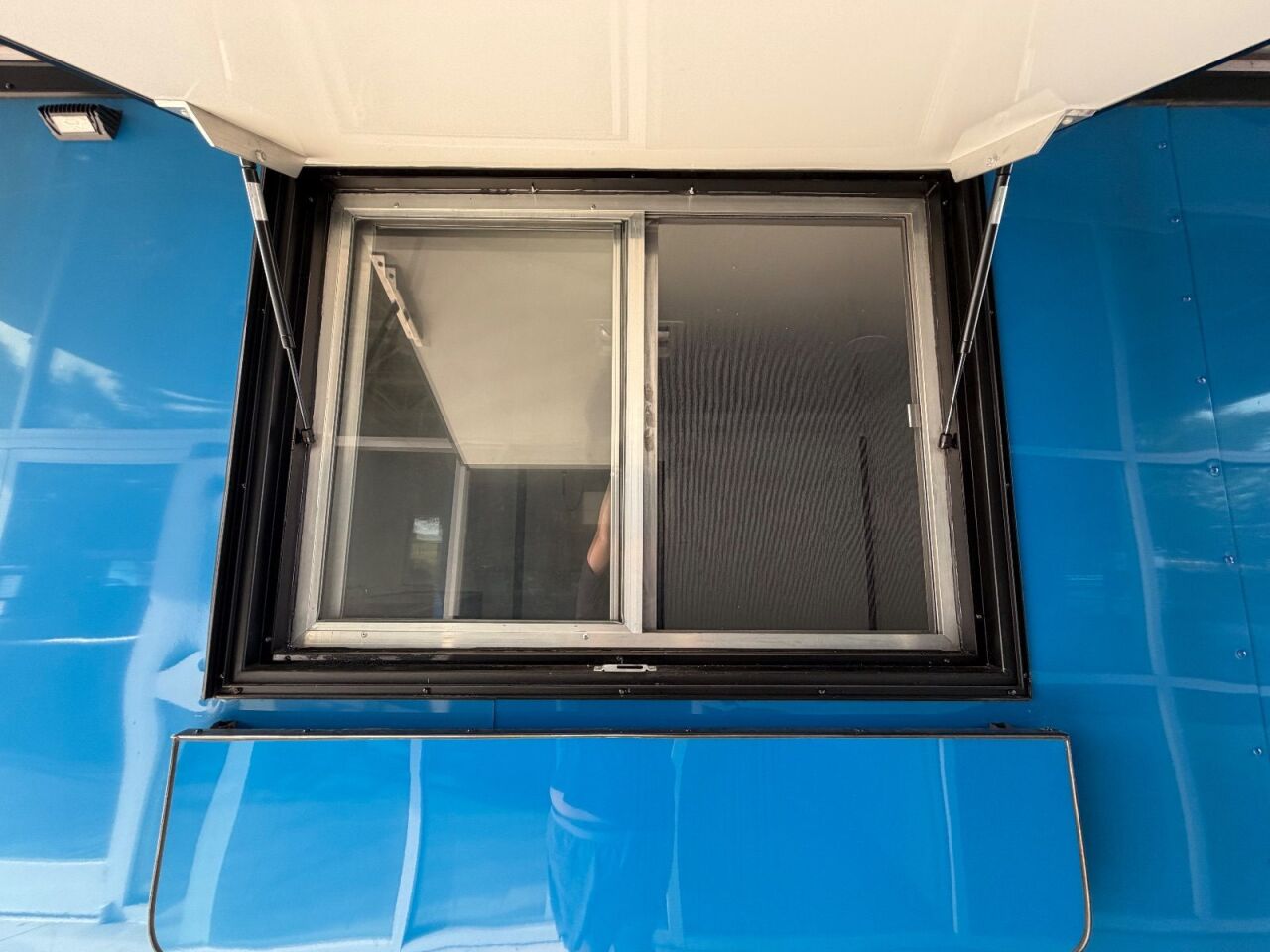 2023 Maximum 8.5x20 Cargo bbq / smoker porch trailer in true blue, photo 23