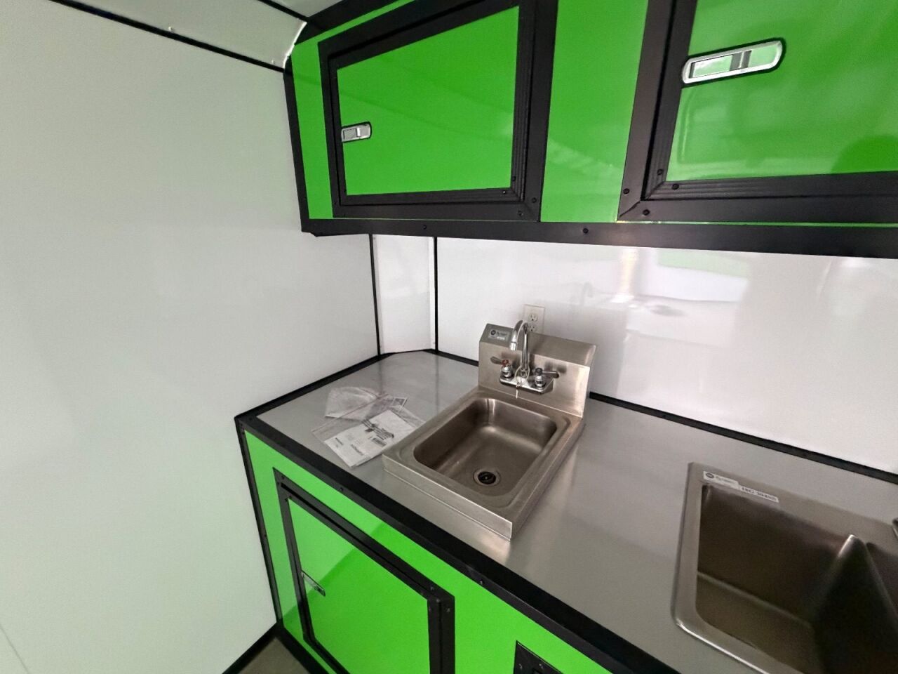 2023 Maximum 8.5x20 Cargo concession / food trailer in green, photo 12